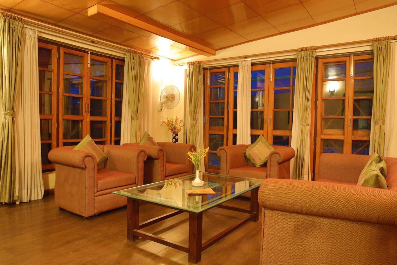 The Lake Resort Naukuchiatal Exteriér fotografie