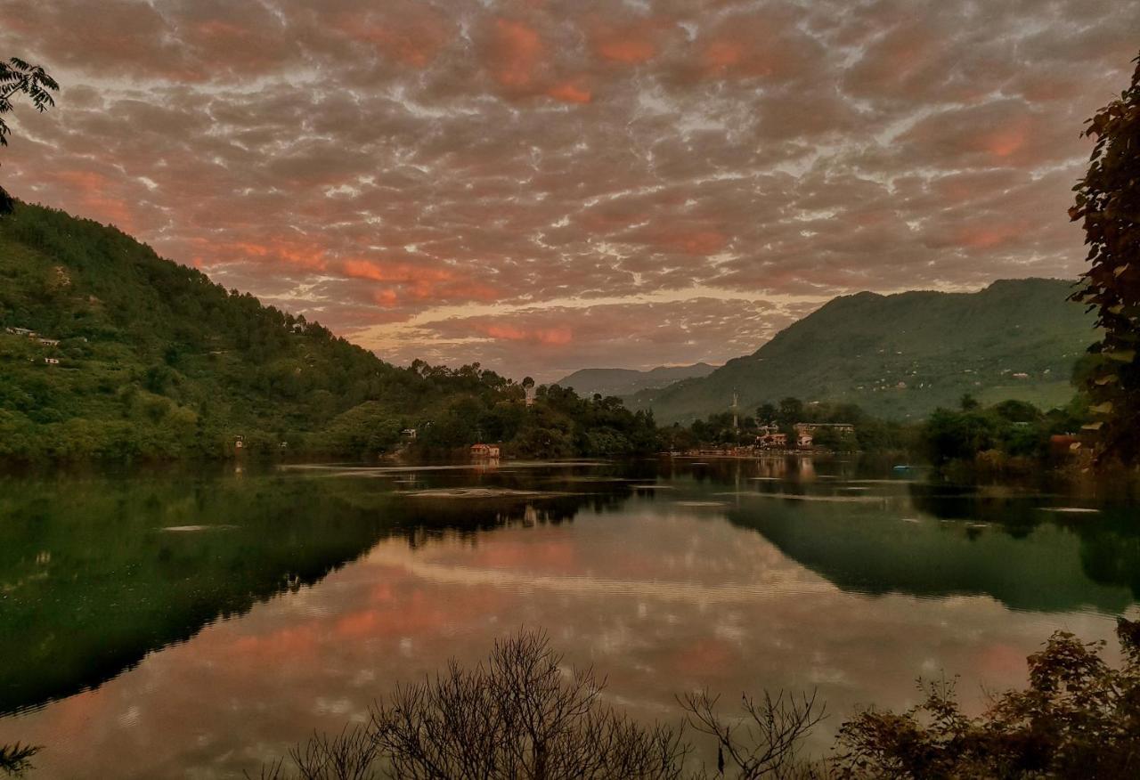 The Lake Resort Naukuchiatal Exteriér fotografie